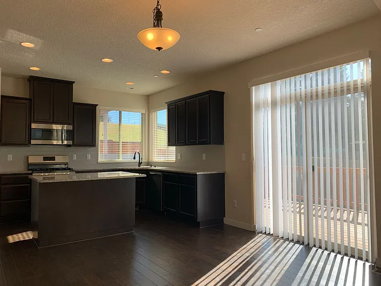 4223 NE Tacoma Ct — Photo 11