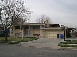 1st image of 1249 E Lillie Cir