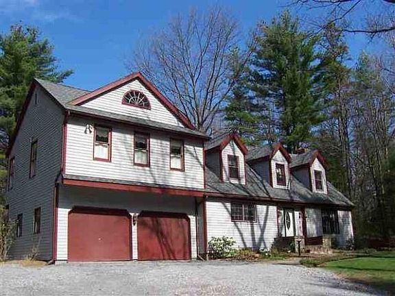 2nd image of 15 Sandspring Dr