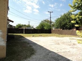 3rd image of 626 Glazebrook St