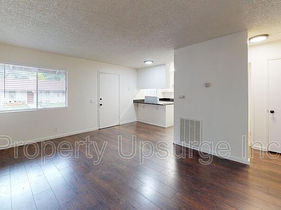 4th image of 83 Mono Ave APT 3