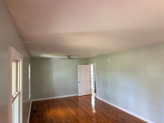3rd image of 1718 Myrtle Rd