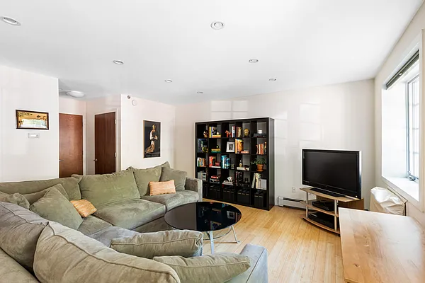 Sold by Leila S Mokhtarzadeh, LREB | media 3