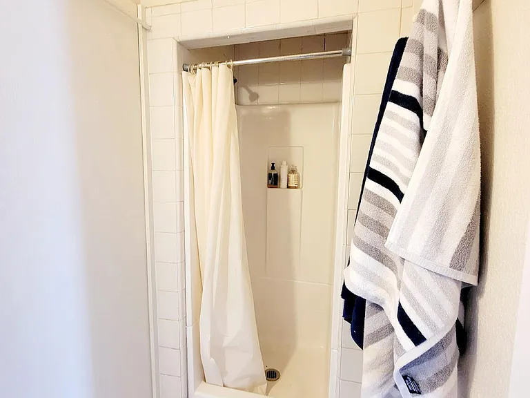 327 3rd Ave #4 — Photo 9