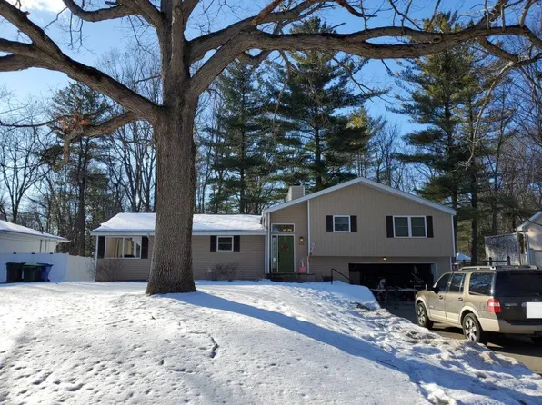 5713 Perrine Rd, Midland, MI 48640