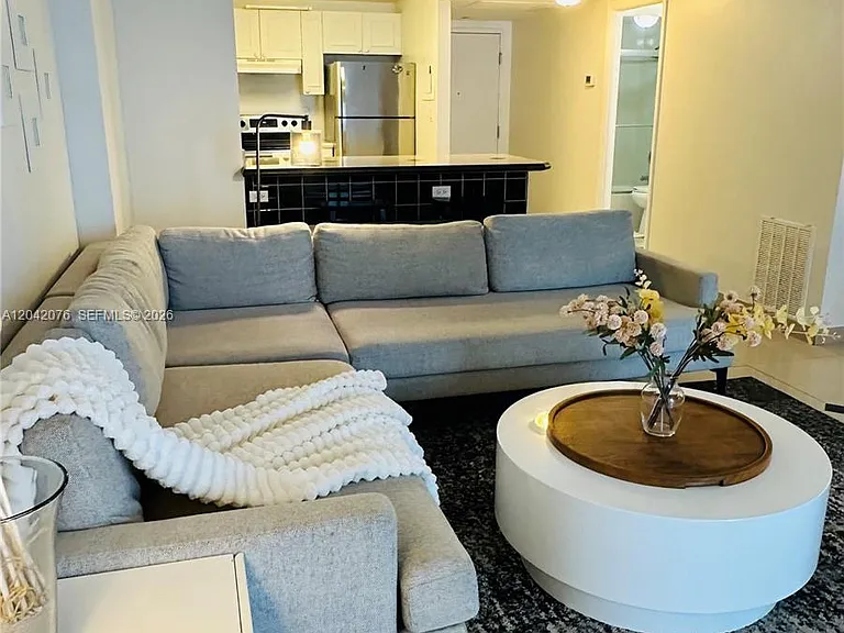 2301 Collins Ave #420 — Photo 11