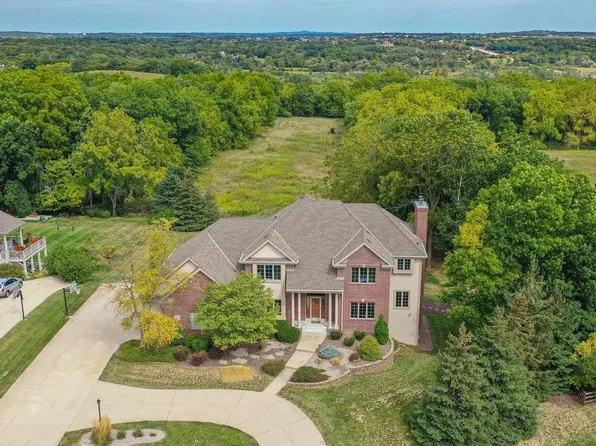 N38W28782 Middlefield ROAD, Pewaukee, WI 53072