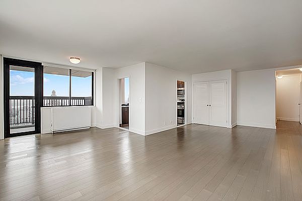 1st image of 300 Mercer St APT 34J