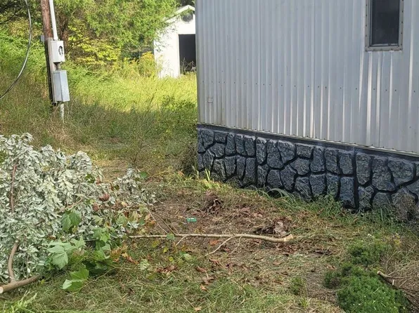 868 Five Forks Rd, Louisa, KY 41230