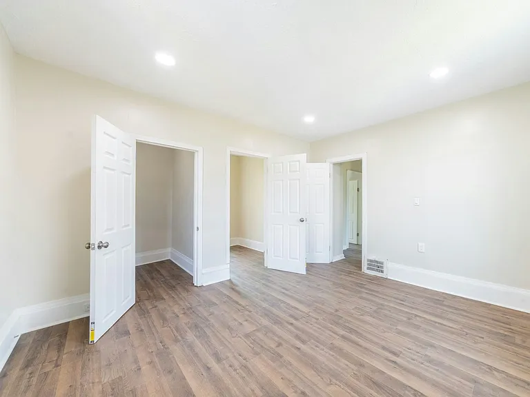 6709 Lawn Ave — Photo 10