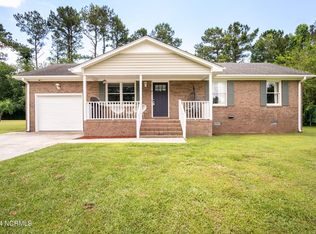 607 W Grantham Rd, New Bern, NC 28562