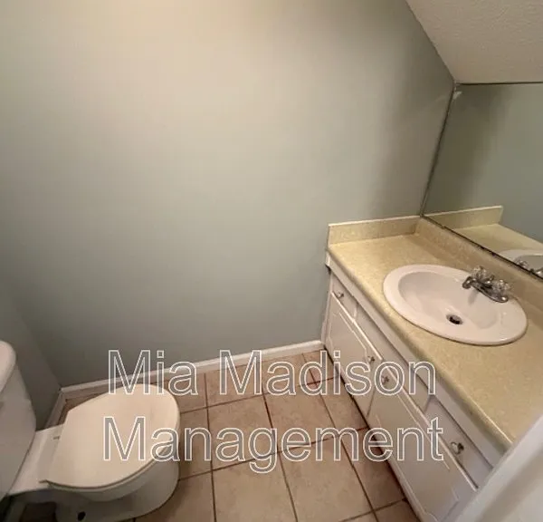 527 Tibet Ave #3 — Photo 19