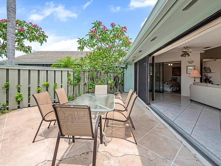 1127 E Seminole Ave #12C — Photo 41