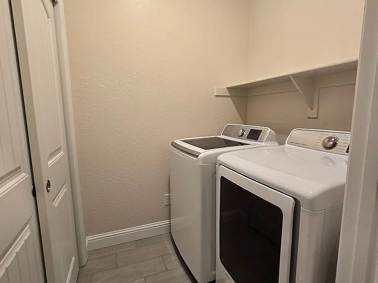 2365 W Mallard Ln — Photo 14
