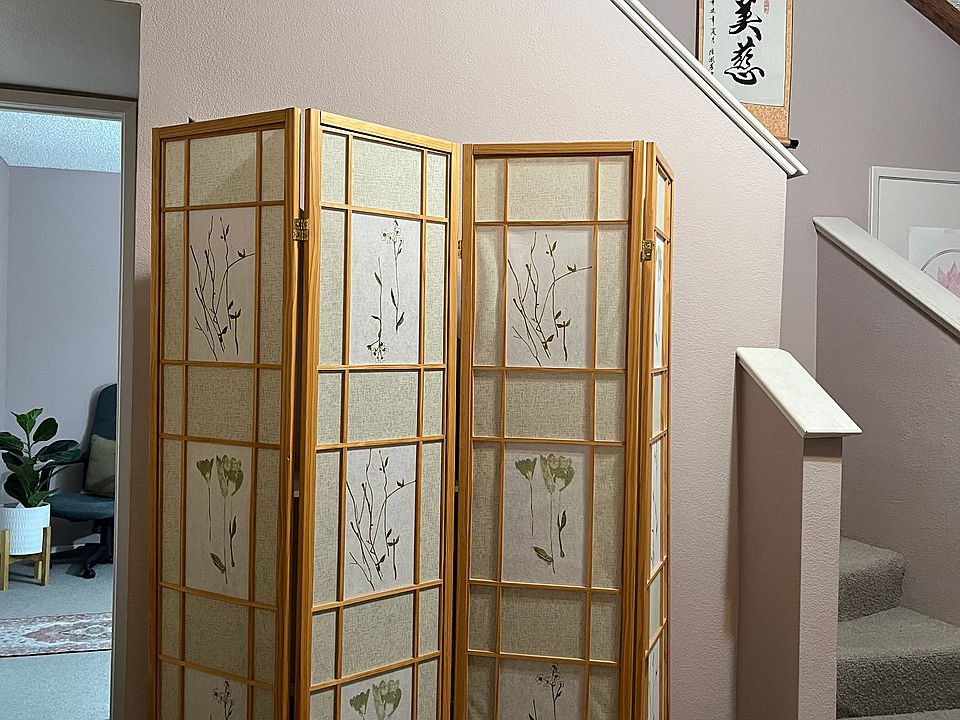 Screen in front of TV nook