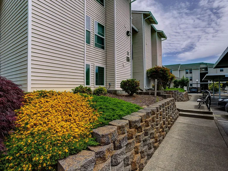 Creekside Apartments  — Photo 19