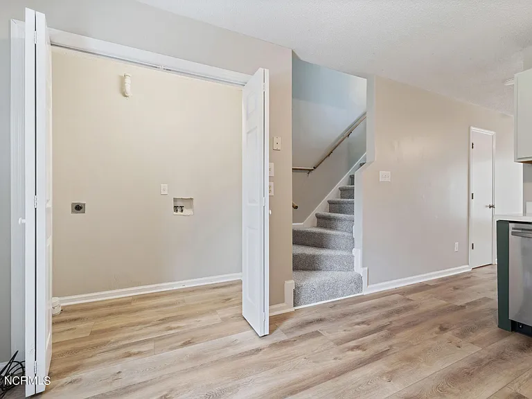 1072 W Pueblo Dr — Photo 7
