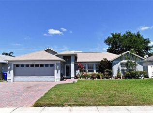 2352 Queenswood Cir, Kissimmee, FL 34743