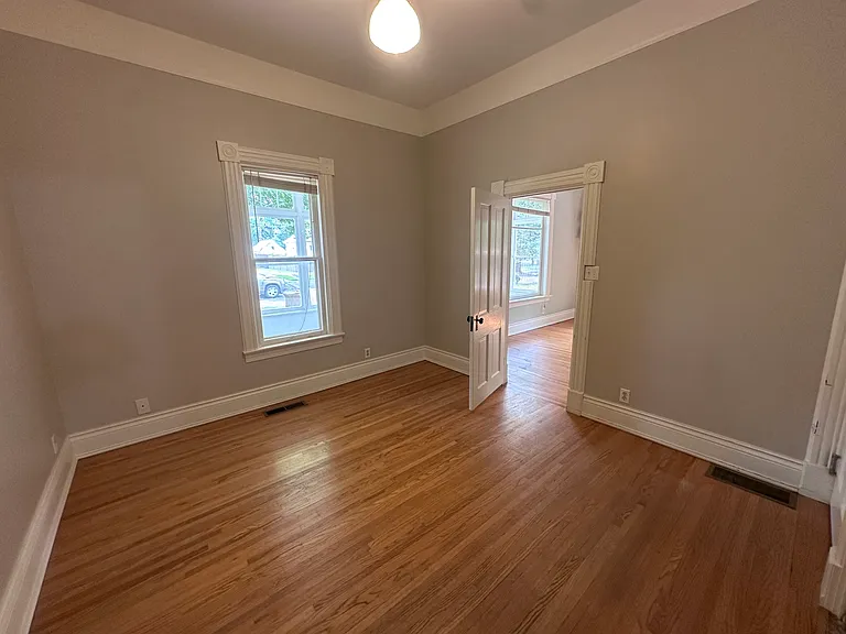520 3rd Ave E — Photo 15