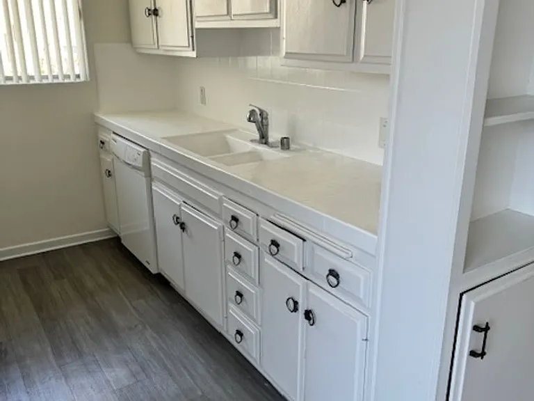 319 S. Clark Drive — Photo 16