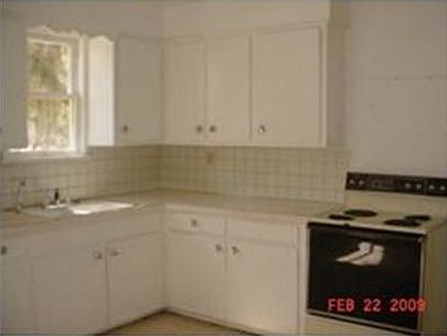 3rd image of 712 N Warnell St