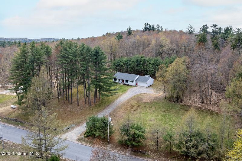 3rd image of 123 Fox Road