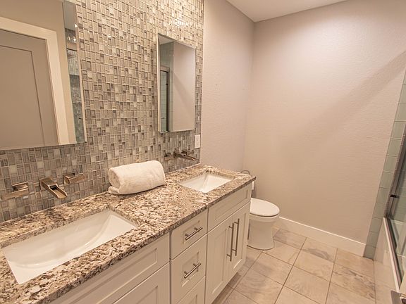 4th image of 909 Casey Cove Dr