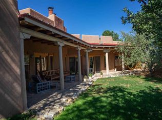 1410 Phillips Rd, Taos, NM 87571