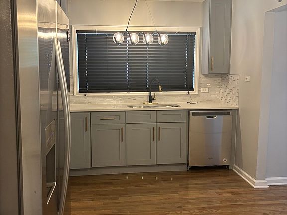 4th image of 3501 Fountainbleau Dr