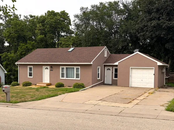 1519 Central Park St, Red Wing, MN 55066
