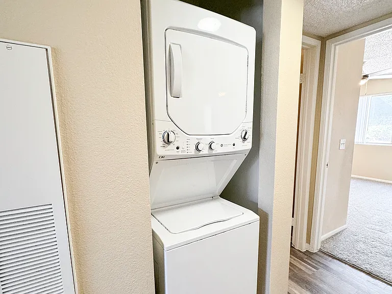 (first floor) 2 bedroom - 2 bathroom apartment:
- stackable washer and dryer