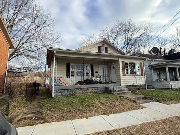 624 S 2nd Ave, Middleport, OH 45760