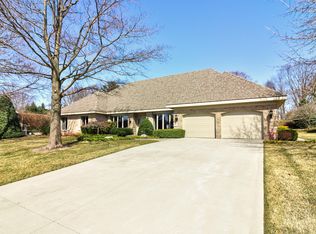 927 Bay Ridge Dr, Holland, MI 49424