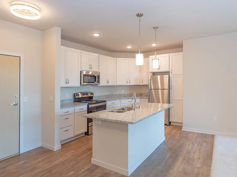 Lincoln Street Apartments — Photo 30