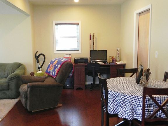 3rd image of 507 11th St NW