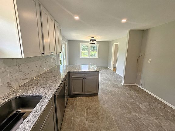 5th image of 62 Millville Rd