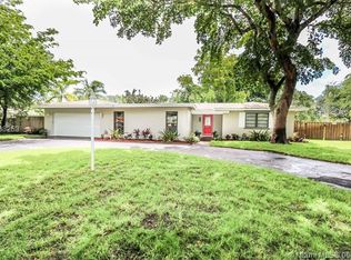 800 Ixora Ln, Plantation, FL 33317