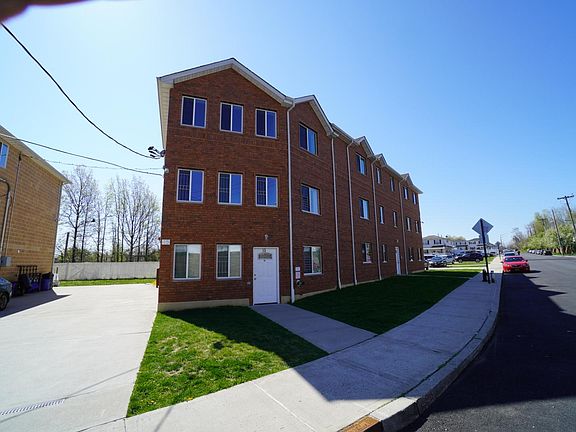 2nd image of 15 Mosel Ave #3B