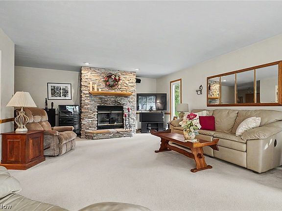 5th image of 2944 Vincent Rd