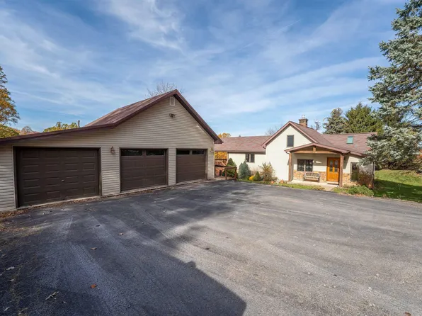 329 Ed Dunn Rd, Morgantown, WV 26508