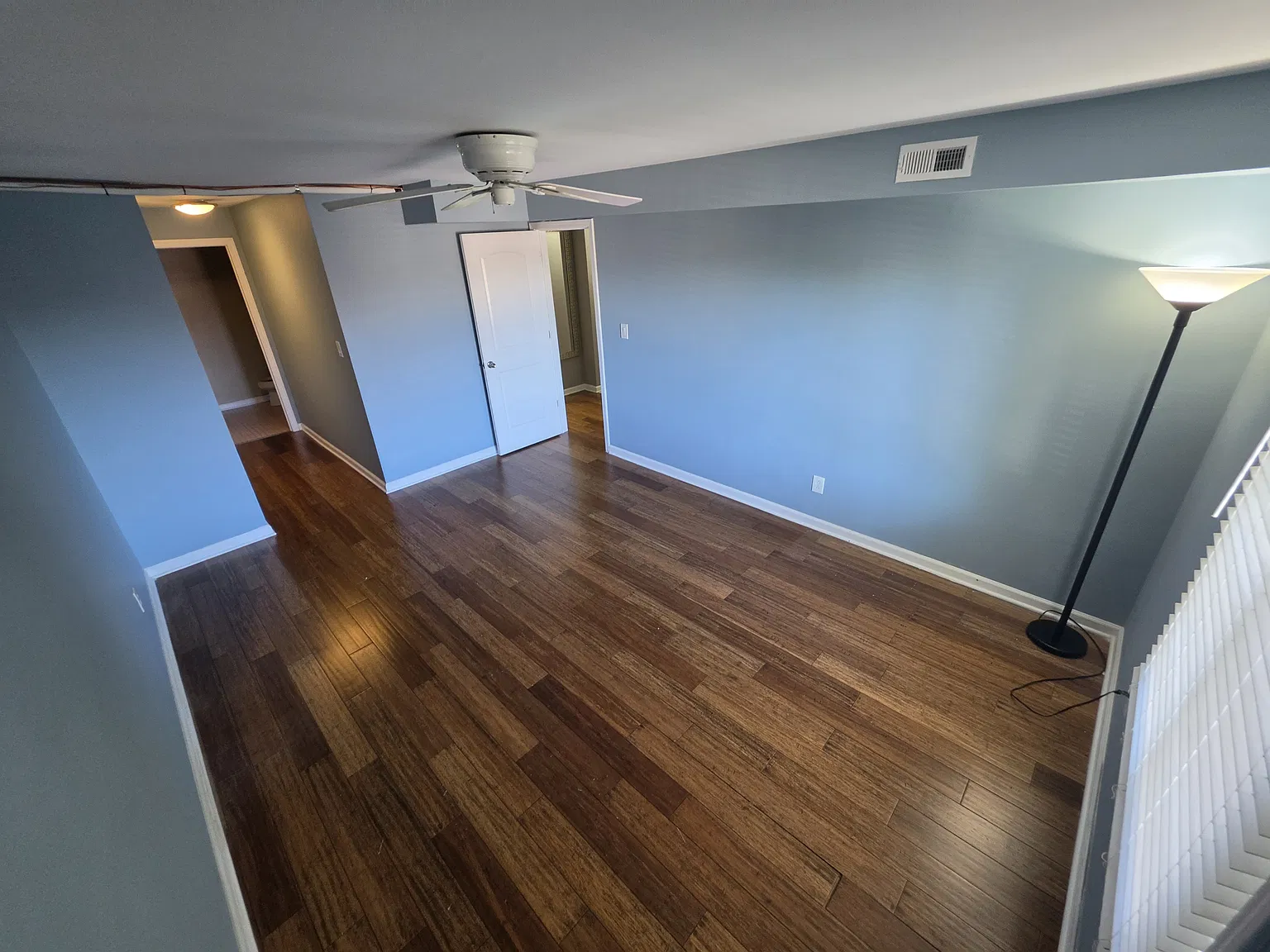 2 bed, 1100 sqft, $2,100 — Photo 4