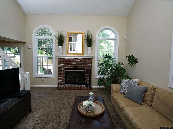 4th image of 87 Meadowbrook Dr