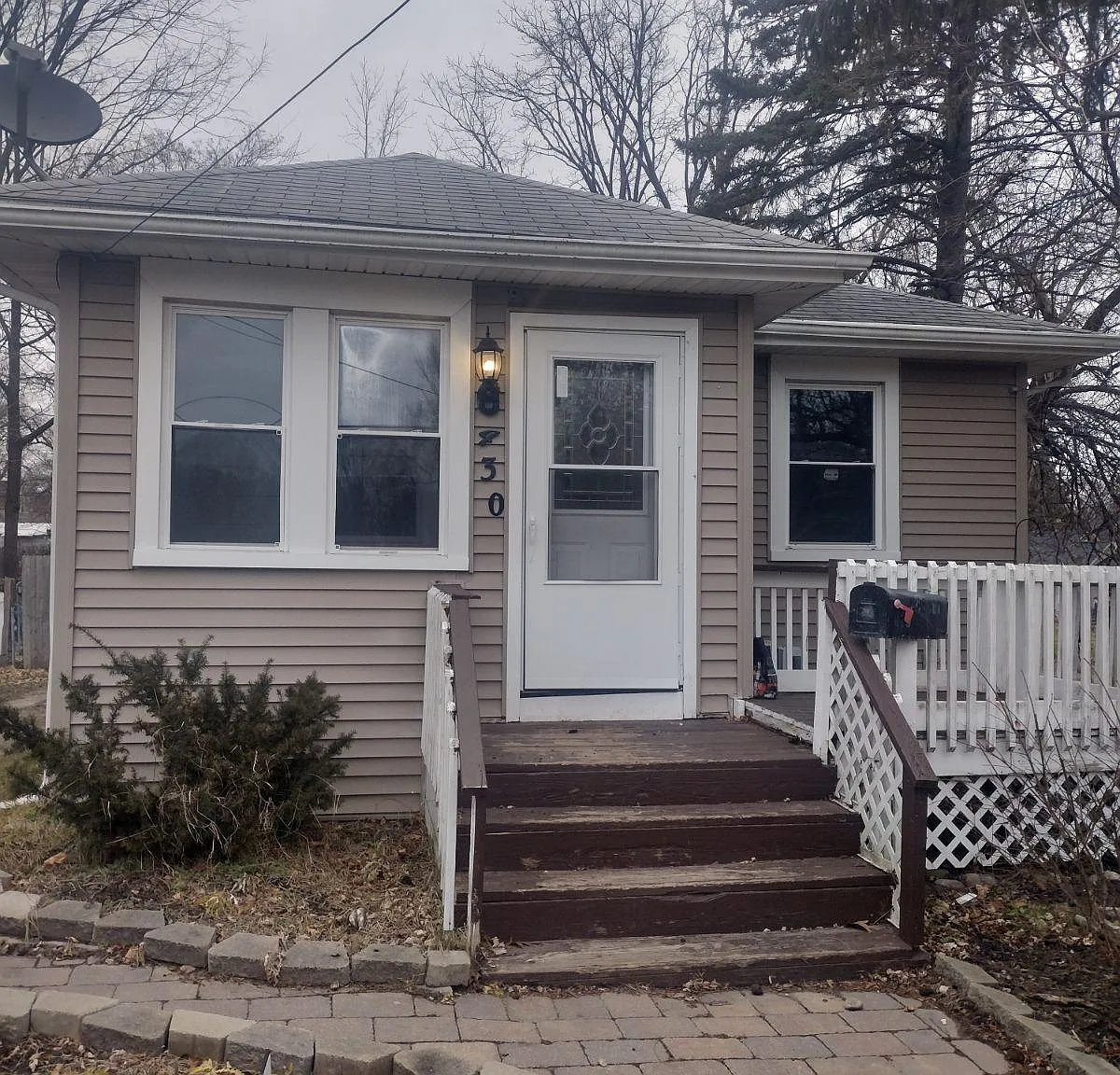 2 bed, 748 sqft, $1,000 — Photo 1