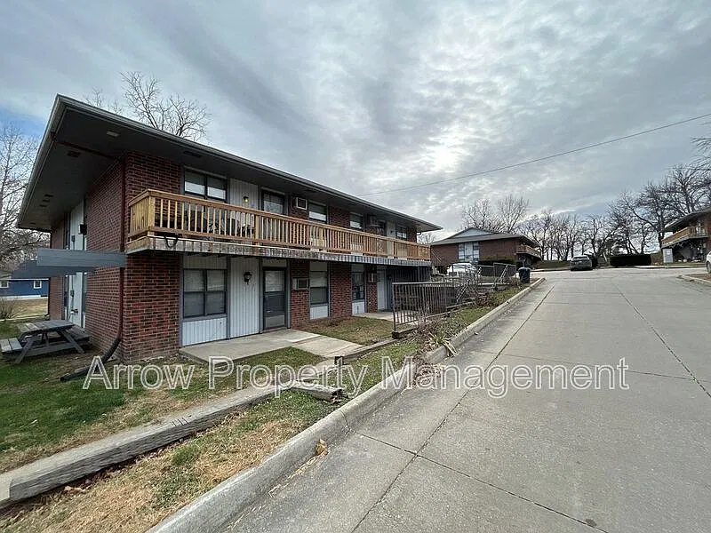 610 S 7th St #18
