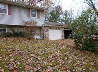 805 Hallet Rd, East Stroudsburg, PA 18301