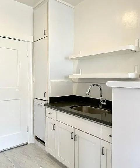 1695 Filbert St #6 — Photo 9