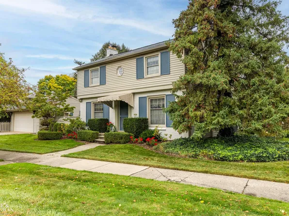 237 Chalfonte Ave, Grosse Pointe Farms, MI 48236