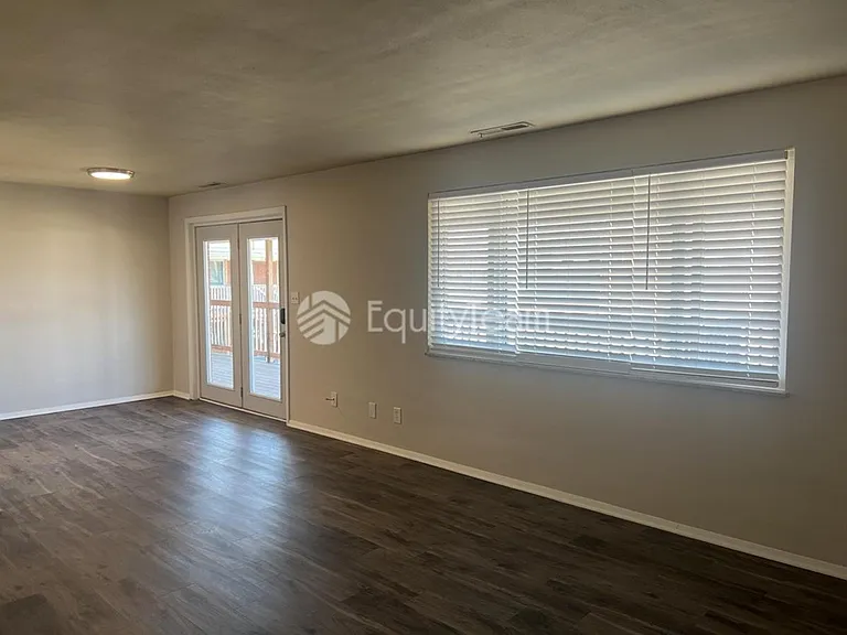1005 E Pearl St #C — Photo 25