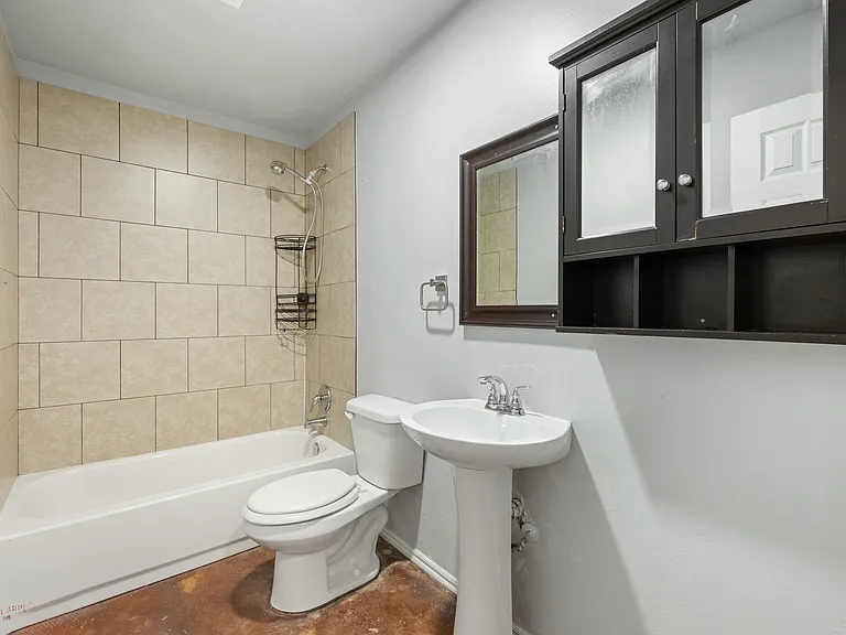 118 S L Ave — Photo 16