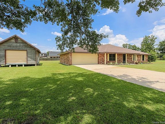 3rd image of 7032 Chenier Dr